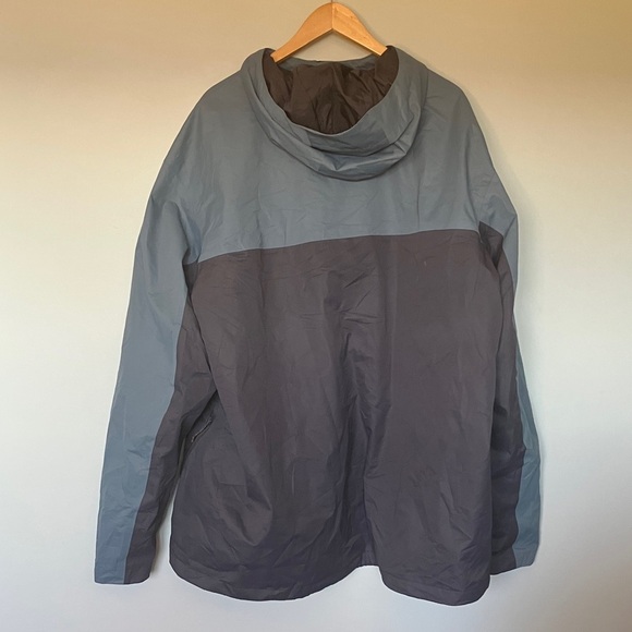Columbia Men's Two-Tone Windbreaker - Picture 7 of 7